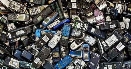 制造一部智能手机,需要使用多少矿产品?